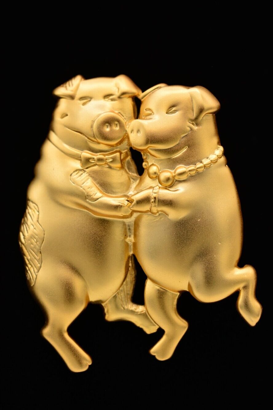 Vintage Pin Pig Brooch Brushed Gold Slow Dancing Lovers Husband Wife 80s BinA10